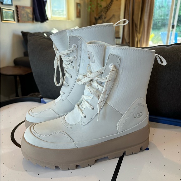 Ugg The Lug Boots By Ugg - Picture 3 of 8